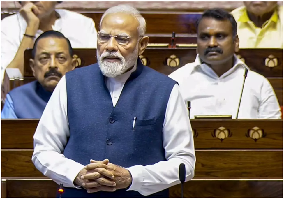 নারী সংরক্ষণ বিল লোকসভায় পেশ করলেন মোদি — বিরোধ রাজনীতিতে নয়, সীমানা বিতর্কে