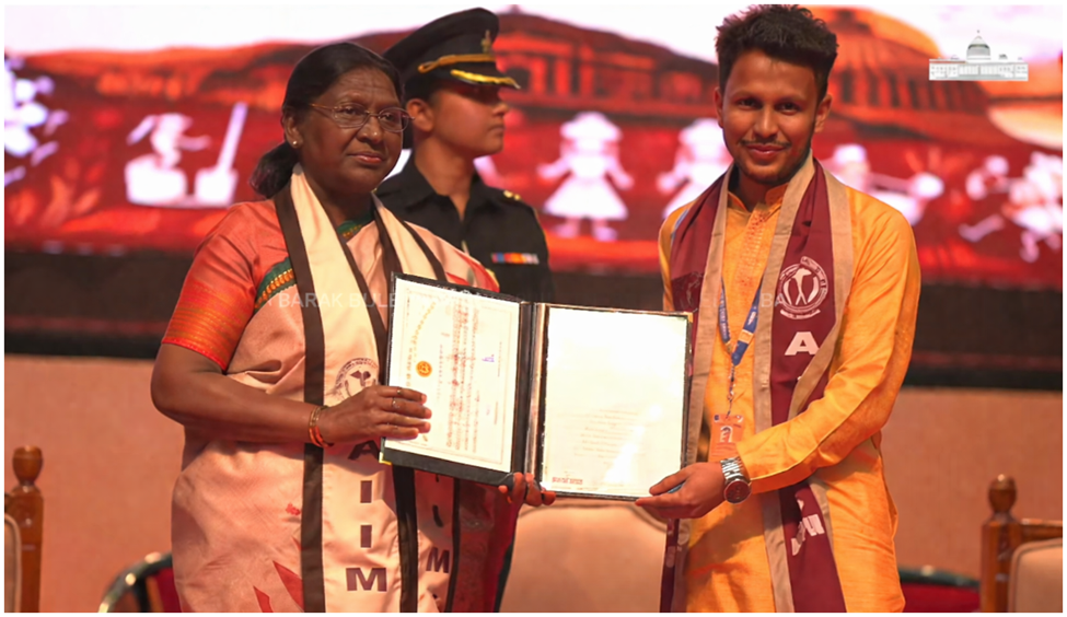 শিলচরের তৌসিফ AIIMS নাগপুরে প্রথম — রাষ্ট্রপতি দ্রৌপদী মুর্মুর হাত থেকে পেলেন বিশেষ সম্মান