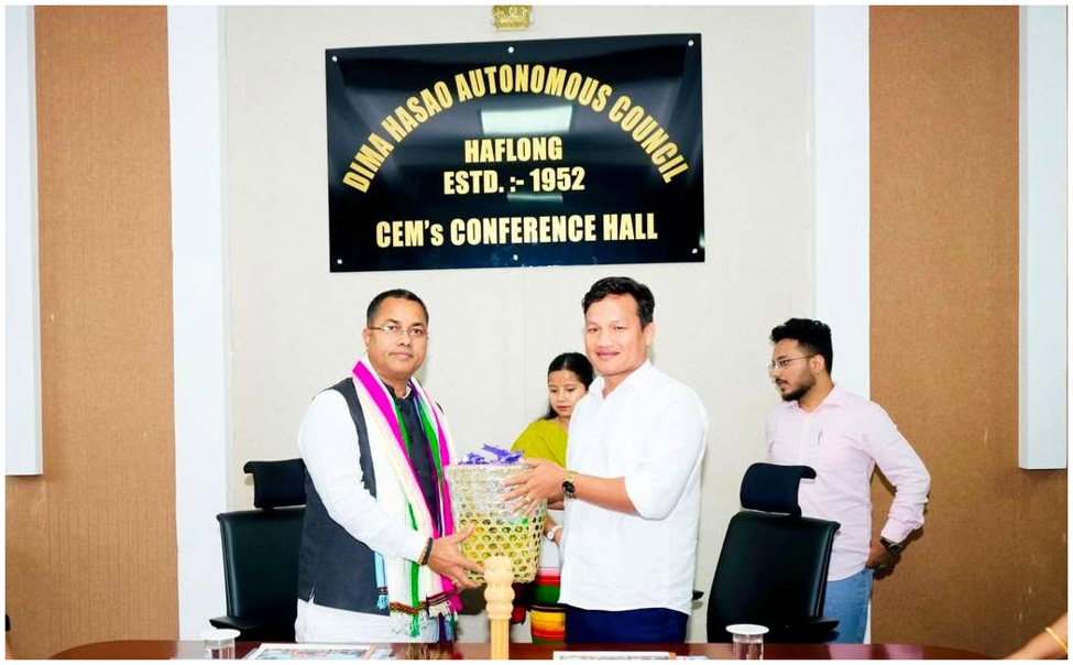 ডিমা হাসাও দুর্যোগ প্রস্তুতি ও জল জীবন মিশন পর্যালোচনায় মন্ত্রী কৃষ্ণেন্দু পল